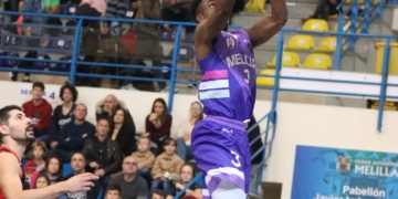 Caleb Agada, en uno de los lanzamientos de uno de sus partidos ligueros.