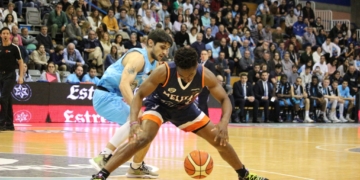 Caleb Agada, en una de las jugadas de ataque de su equipo.