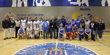 Jugadoras que representaron a ambos entidades deportiva en esta fiesta del baloncesto local.
