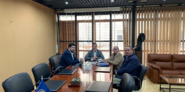 Imagen de la reunión que mantuvieron estos días ambas partes.