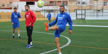 El defensa de la escuadra de nuestra ciudad, en la sesión de entrenamiento que se desarrolló en la jornada de ayer.