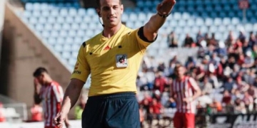 Este hombre está en la Primera División del fútbol español.
