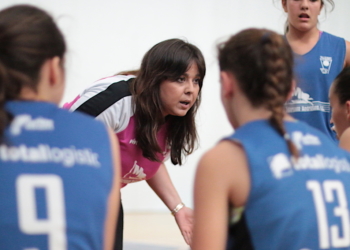 Estela Alemán, una melillense que vive por el baloncesto.