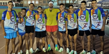 Componentes de la expedición que partirá de nuestra ciudad junto a su entrenador, Sergio Soto.
