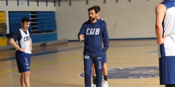 Alejandro Alcoba, durante la última sesión de entrenamiento celebrada en la matinal de ayer en el Javier Imbroda.