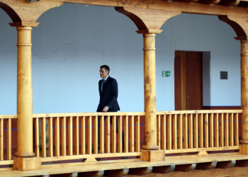GUA01. ANTIGUA (GUATEMALA), 16/11/2018.- El presidente del Gobierno español, Pedro Sánchez, llega para ofrecer una rueda de prensa hoy, durante la XXVI Cumbre de las Américas, en Antigua, Guatemala. EFE/José Méndez