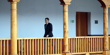 GUA01. ANTIGUA (GUATEMALA), 16/11/2018.- El presidente del Gobierno español, Pedro Sánchez, llega para ofrecer una rueda de prensa hoy, durante la XXVI Cumbre de las Américas, en Antigua, Guatemala. EFE/José Méndez