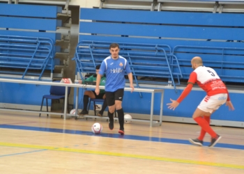 Los cadetes del Torreblanca CF lograron golear a los anfitriones en el debut en el Campeonato de España.