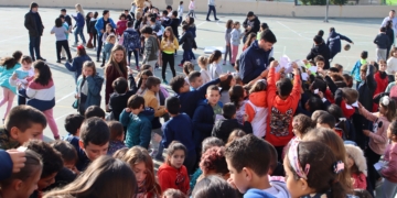 Los componentes de su plantilla están visitando todos los centros docentes de Melilla.