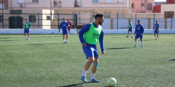 Los melillenses se vestirán de corto en la jornada de hoy.