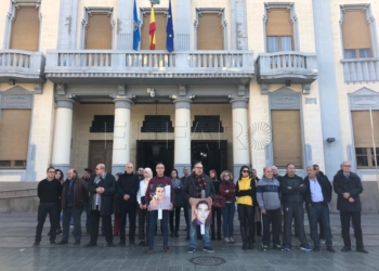 Los padres de Emin y Pisly esperan que el Gobierno local les lleve al Congreso