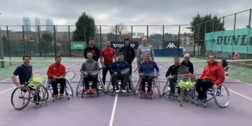 Foto de familia de todos los jueces nacioanles que se desplazaron hasta Madrid para pasar este curso de tenis en silla de ruedas.