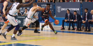 En el partido de la primera vuelta, disputado en el pabellón Javier Imbroda, la victoria fue para el Delteco Gipuzkoa Basket, que se impuso por 63-68.