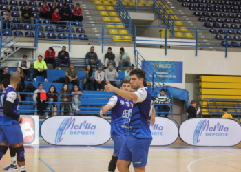 El jugador argentino de la escuadra que dirige Salim Abdelkader celebra uno de los puntos conseguidos frente a la escuadra lucense.