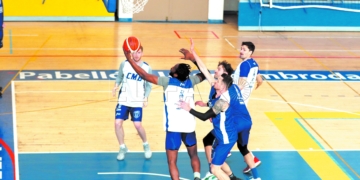 La plantilla azulina retomaba ayer los entrenamientos en el Javier Imbroda.