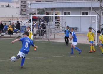 Imagen de uno de los partidos de la base de la UD Melilla.