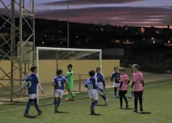 Los más pequeños disfrutando del fútbol.