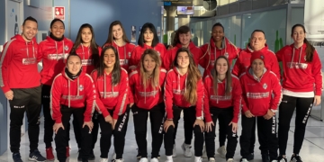 Integrantes de la plantilla y cuerpo técnico del Torreblanca Melilla de la temporada 2019-2020.
