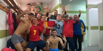 Los jugadores blaugranas celebraron el triunfo en los vestuarios del Lázaro Fernández.