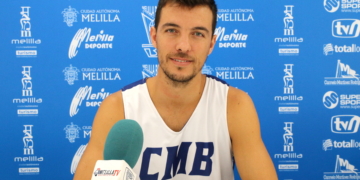 El base de la escuadra melillense, en la rueda de prensa oficial del club de nuestra ciudad.