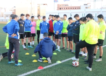 Imágen de una de las sesiones de entrenamientos del cuadro cadete de la UD Melilla.