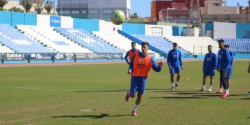 Componentes de la primera plantilla melillense, en la sesión de entrenamientos de ayer.