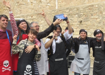 Melillenses unidos por la paella