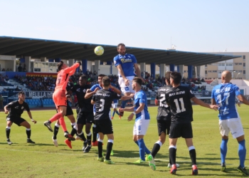 En el encuentro de la primera vuelta, disputado en el Municipal Álvarez Claro, el resultado al final del tiempo reglamentario fue de 1-0 favorable para la escuadra melillense.