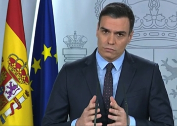 Fotograma capturado de la señal institucional de Moncloa de la rueda de prensa, hoy sábado, del presidente del Gobierno Pedro Sánchez en la que informa de la situación nacional tras el séptimo día del estado de alarma por la crisis del coronavirus. EFE/Moncloa