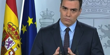Fotograma capturado de la señal institucional de Moncloa de la rueda de prensa, hoy sábado, del presidente del Gobierno Pedro Sánchez en la que informa de la situación nacional tras el séptimo día del estado de alarma por la crisis del coronavirus. EFE/Moncloa