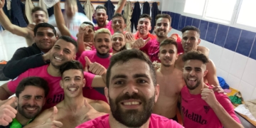Los jugadores de nuestra ciudad celebraron el triunfo en el vestuario granadino.
