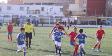 Imagen de uno de los partidos de equipos base de la UD Melilla.