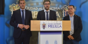Momento que se comunicó el aplazamiento de La Africana.
