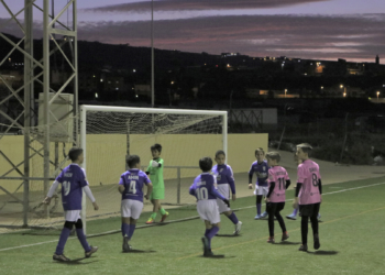 Los más pequeños disfrutando del fútbol.