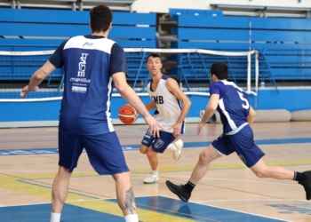 Jugadores de la primera plantilla de la UD Melilla, en el trabajo que realizaron en la jornada de ayer.