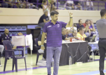 Alejandro Alcoba, técnico de la escuadra del Melilla Baloncesto.