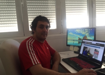 Javier Ventaja, en su hogar.