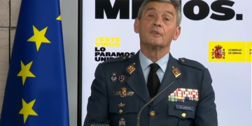 Captura de la señal institucional de Moncloa del jefe del Estado Mayor de la Defensa, el general Miguel Villarroya, durante la rueda de prensa. EFE/Moncloa