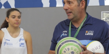Trabaja diariamente con los componentes de la Federación Melillense de Baloncesto.