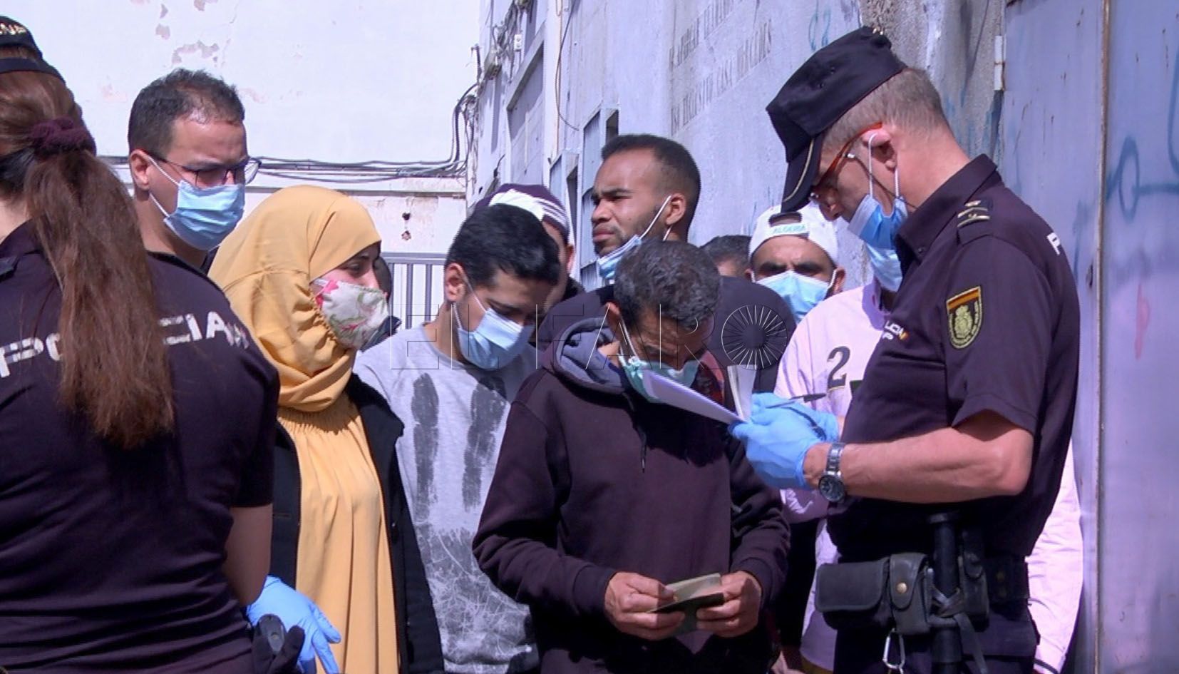 La entrada de transfronterizos, supeditada a que “la frontera abra con media normalidad”