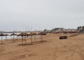 Las sombrillas marcarán la distancia social en las playas y no habrá hamacas