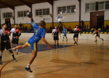 Imagen de uno de los partidos de la escuadra melillense, en el pabellón Lázaro Fernández.