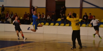 Imagen de uno de los partidos de la escuadra melillense en el Lázaro Fernández.