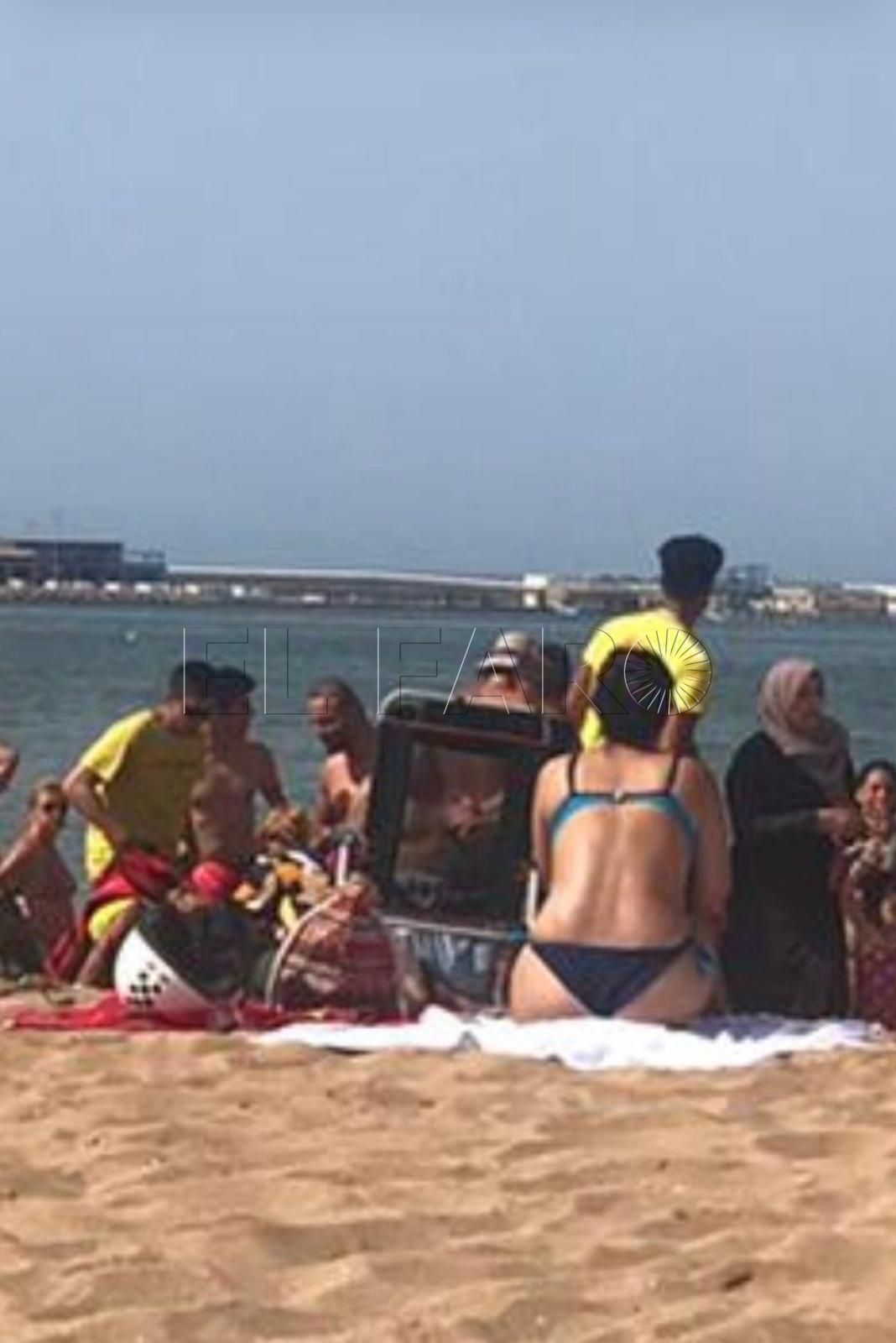 Un policía fuera de servicio salva a una familia de morir ahogada en la playa