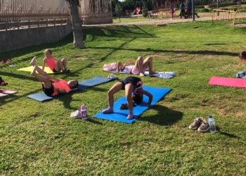 Imagen de las deportistas entrenándose.