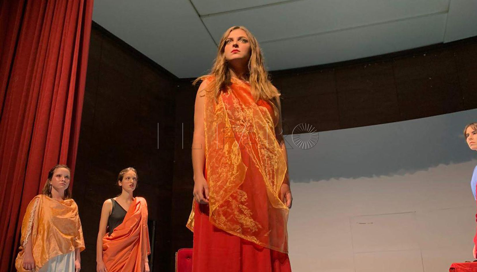 El Carrillo/ Alejandra Almendros: “Mi filosofía: entregarme al teatro y vivir con el único fin de actuar”