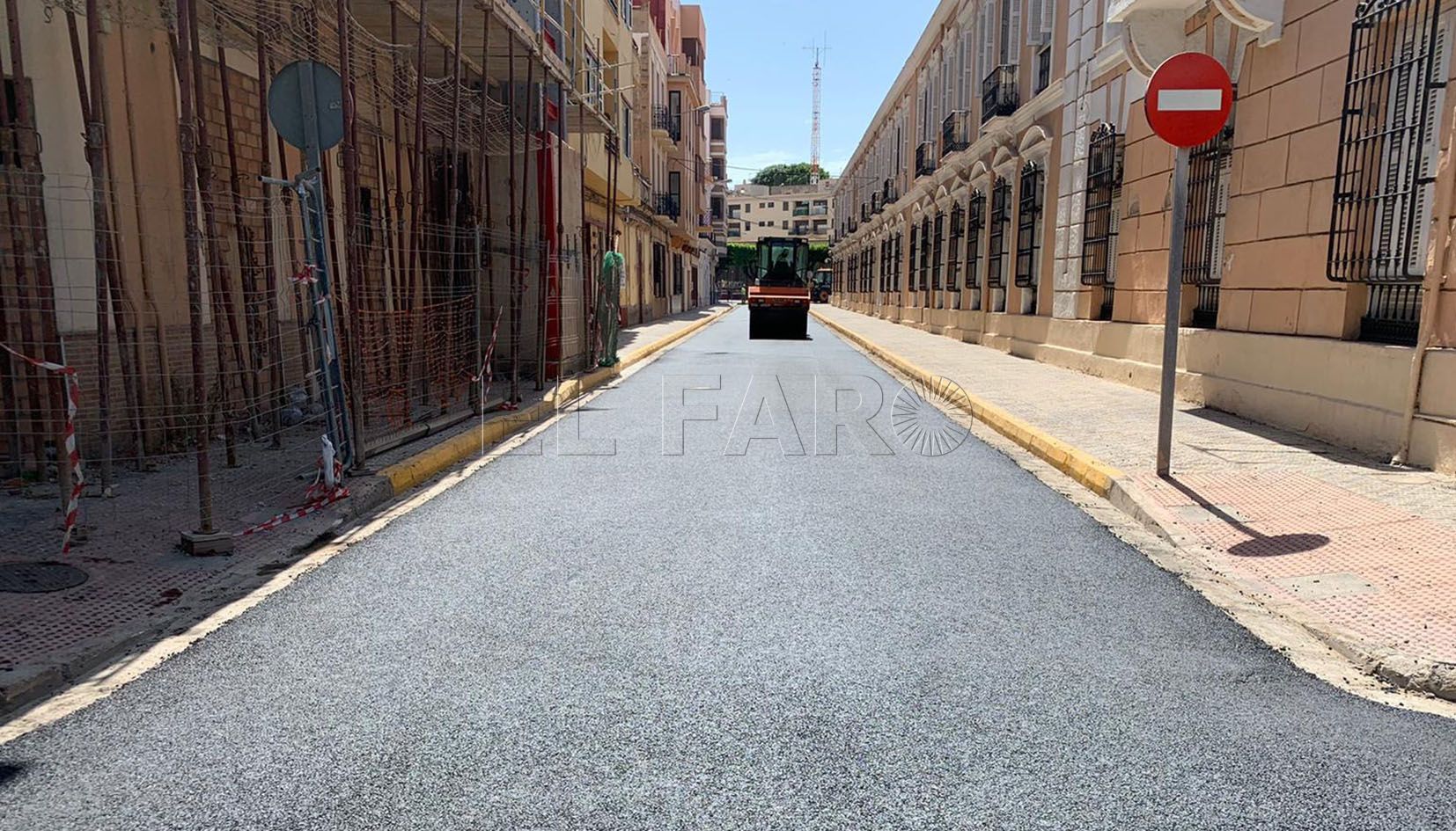 Reparado el asfalto de la calle Alonso Martín, acceso a la Comgemel