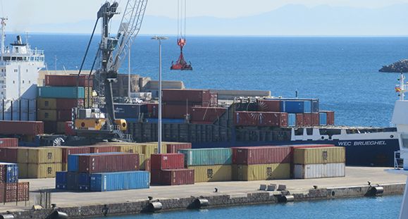 El Estado presupuesta paliar el coste del transporte de mercancías