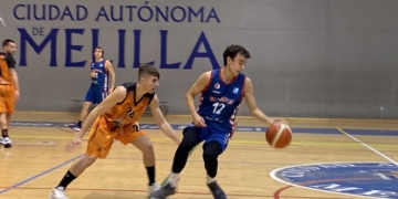 Santi Llerandi se desenvuelve como escolta y ya debutó la pasada temporada a las órdenes de Javi Nieto.