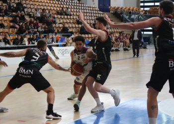 Este nuevo base en uno de sus partidos en España.